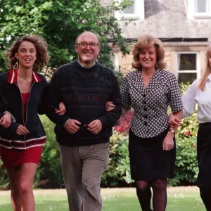 JOHN SMITH WITH HIS WIFE ELIZABETH SMITH AND HIS DAUGHTERS SARAH SMITH (RED TOP)