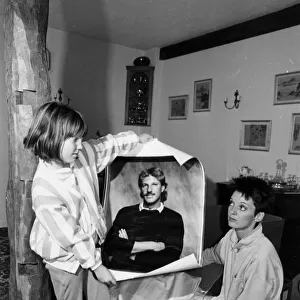Kathy Botham and daughter Sarah holding picture of Ian Botham - October 1987