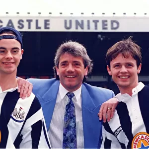 Kevin Keegan posing with Geordie favourites Ant and Dec. circa 01 / 08 / 96