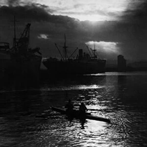 Liverpool Docks 1932. The amount of cargo passing through Liverpool docks grew