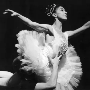 Margot Fonteyn dancing with Rudolf Nureyev at Theatre Royal Drury Lane - November 1963