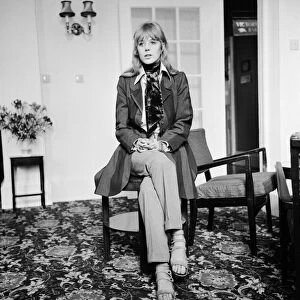Marianne Faithfull waiting in a hotel to hear the verdict of Rolling Stones Keith