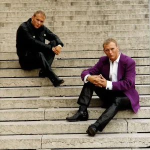 Matt e Luke Goss dei Bros a Parigi DBase A ©Mirrorpix Matt e Luke Goss dei Bros a Parigi DBase A ©Mirrorpix