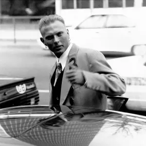 Matt Goss cantante pop nel gruppo chiamato Bros. Matt Goss cantante pop nel gruppo chiamato Bros.