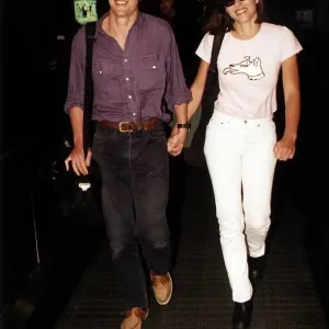 Hugh Grant and Elizabeth Hurley Hand in Hand Print (00046) Hugh Grant and Elizabeth Hurley Hand in Hand Print (00046)