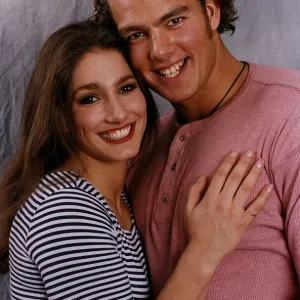 Diane Youdale y James Crossley alias Jet y Hunter que solían salir mientras. Diane Youdale y James Crossley alias Jet y Hunter que solían salir mientras.