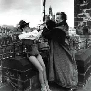 Luchando en el Castillo Keep, Robin Hood, Anne Nolan. Luchando en el Castillo Keep, Robin Hood, Anne Nolan.