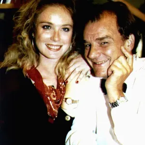 Keith Floyd con Shaunagh Mullet, quien se casa con él el próximo mes de octubre 19 93 Keith Floyd con Shaunagh Mullet, quien se casa con él el próximo mes de octubre 19 93