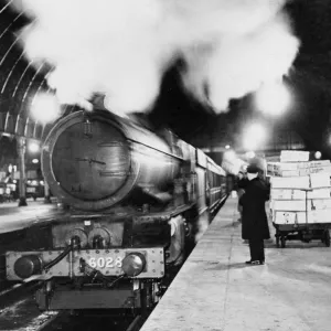 GWR King Class Locomotive at Paddington Print