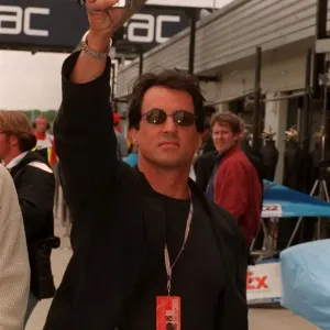 Sylvester Stallone Attore Luglio 98 Attore americano al circuito di Silverstone. Sylvester Stallone Attore Luglio 98 Attore americano al circuito di Silverstone.