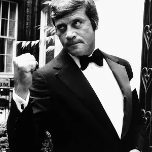 Oliver Reed Print - The Big Guy August 1977 Oliver Reed Print - The Big Guy August 1977