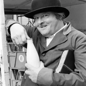 Benny Hill come Ernie - Dicembre 1971 A©mirrorpix Benny Hill come Ernie - Dicembre 1971 A©mirrorpix