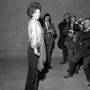 Maggie Smith Attrice Aprile 1970 08 / 04 / 1970 Fuori dopo aver celebrato il suo. Maggie Smith Attrice Aprile 1970 08 / 04 / 1970 Fuori dopo aver celebrato il suo.