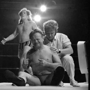 Les Kellett visto aquí durante un encuentro contra Jackie Pallo en el Elstree Civic Hall. Les Kellett visto aquí durante un encuentro contra Jackie Pallo en el Elstree Civic Hall.