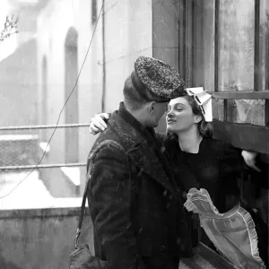 WW2 Sailor Kissing a Girl Goodbye Print WW2 Sailor Kissing a Girl Goodbye Print