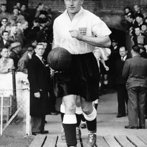 Billy Wright Football mène l'équipe d'Angleterre sur le terrain en 1950. Billy Wright Football mène l'équipe d'Angleterre sur le terrain en 1950.
