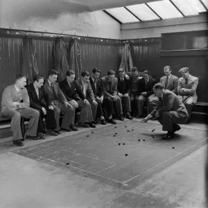 Les joueurs du club de football Southampton reçoivent des instructions tactiques par le manager dans. Les joueurs du club de football Southampton reçoivent des instructions tactiques par le manager dans.