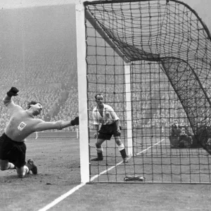 England v Hungary 25th November 1953 Messick fails to save England v Hungary 25th November 1953 Messick fails to save