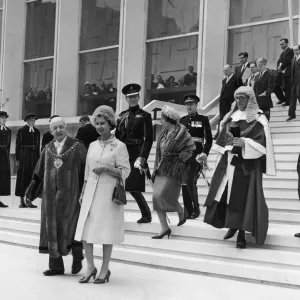 Queen Visits Manchester Law Courts Print, 24th May 1961 Queen Visits Manchester Law Courts Print, 24th May 1961