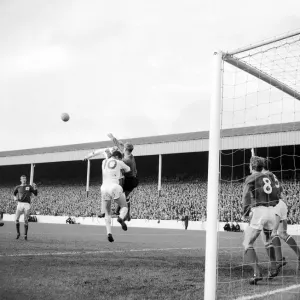 Nottingham Forest v Manchester United Print, 1st October 1966 Nottingham Forest v Manchester United Print, 1st October 1966