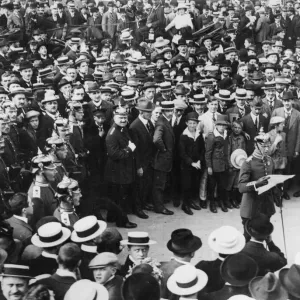 The Scene in Central Berlin: Declaration of War Print 1914