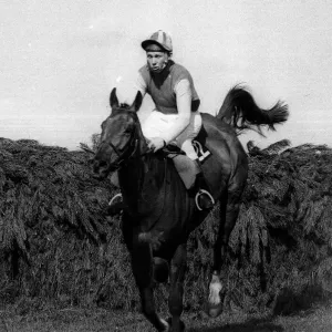 Red Alligator e Brian Fletcher vincono il Grand National. 1968 Red Alligator e Brian Fletcher vincono il Grand National. 1968