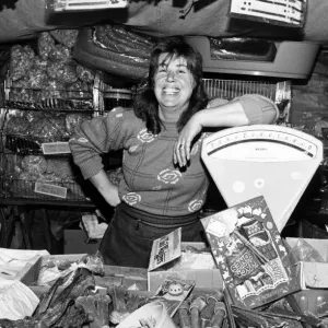 Kathleen Carter, Pet Stall, Stockton Market, North East England, 5° dicembre 1988 Kathleen Carter, Pet Stall, Stockton Market, North East England, 5° dicembre 1988