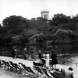 Parque de San Jaime, mostrando el lago y el Santuario de la Isla para Aves. Parque de San Jaime, mostrando el lago y el Santuario de la Isla para Aves.