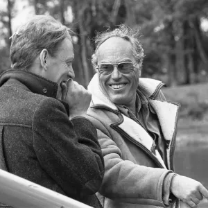 Il regista John Sturges (a destra) visto qui con l'attore Donald Sutherland durante le riprese. Il regista John Sturges (a destra) visto qui con l'attore Donald Sutherland durante le riprese.