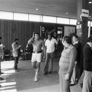 Muhammad Ali at Concord Hotel Training Camp Print 1976 Muhammad Ali at Concord Hotel Training Camp Print 1976