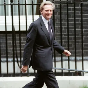 Michael Heseltine fotografiado fuera de la calle 10, número de Downing Street. Michael Heseltine fotografiado fuera de la calle 10, número de Downing Street.