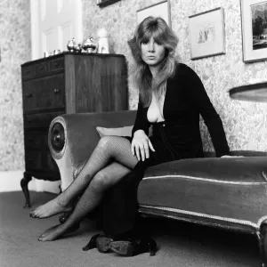 La novelista Jilly Cooper fotografiada en su hogar en Putney. 1 de diciembre de 1978. La novelista Jilly Cooper fotografiada en su hogar en Putney. 1 de diciembre de 1978.