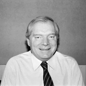 John Knight. Periodista para el periódico The Sunday Mirror en la década de 1980. John Knight. Periodista para el periódico The Sunday Mirror en la década de 1980.