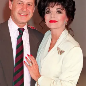 Joan Collins und John Standing in Studio bei der Photo Call zur Vorstellung neuer BBC-Serie