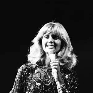 Olivia Newton John at the Rainbow Theatre, Finsbury Park