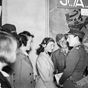 Picture shows some ATS recruits at an exhibition in The David Morgan Department Store in