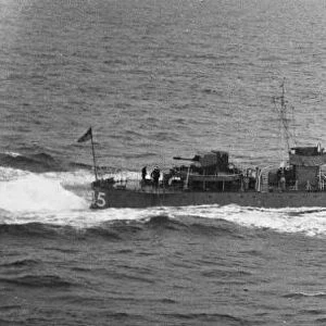 Picture shows the HMS Hunter. H35. Picture is passed by Censors
