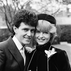 Pop singer Alvin Stardust marries actress Lisa Goddard and the registry office in Wood