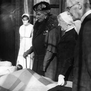 Queen Mary visits patient Ray Chard at Bristol Childrens Hospital 1939
