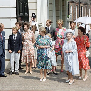 Queen mother Birthday 1990 standing outside Clarence House on her 90th Birthday to