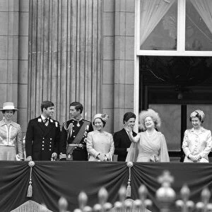 The Queen Mother and the Royal Family on the balcony of Buckingham Palace