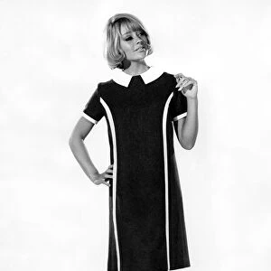 Reveille Fashions 1965: Marilyn Rickard. October 1965 P007762
