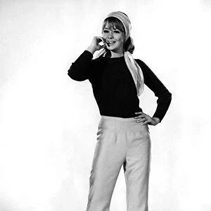 Reveille Fashions 1966: Marilyn Rickard. January 1966 P006673