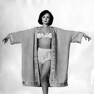 Reveille fashions: Pauline Shepherd. January 1961 P008793
