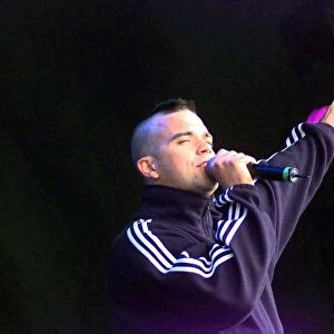 Robbie Williams singing at T in the Park July 1998 Kinross