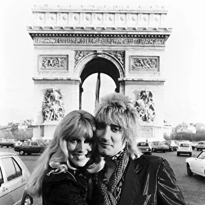 Rod Stewart Rock Singer Songwriter in Paris with his girlfriend Alana Hamilton