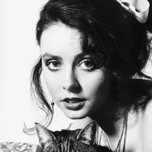 Sarah Brightman Singer holding cat