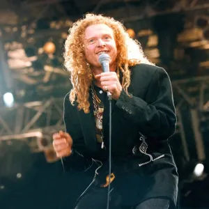 Simply Red perfrom at the Gateshead Stadium on 14th July 1991