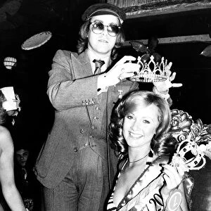 Singer songwriter Elton John crowns Miss Jubilee Zoe Spink in aid of the Queen