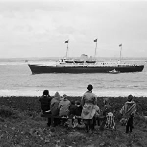 Spectators await the Royal Yacht during the Queens visit to Teesside Silver Jubilee tour